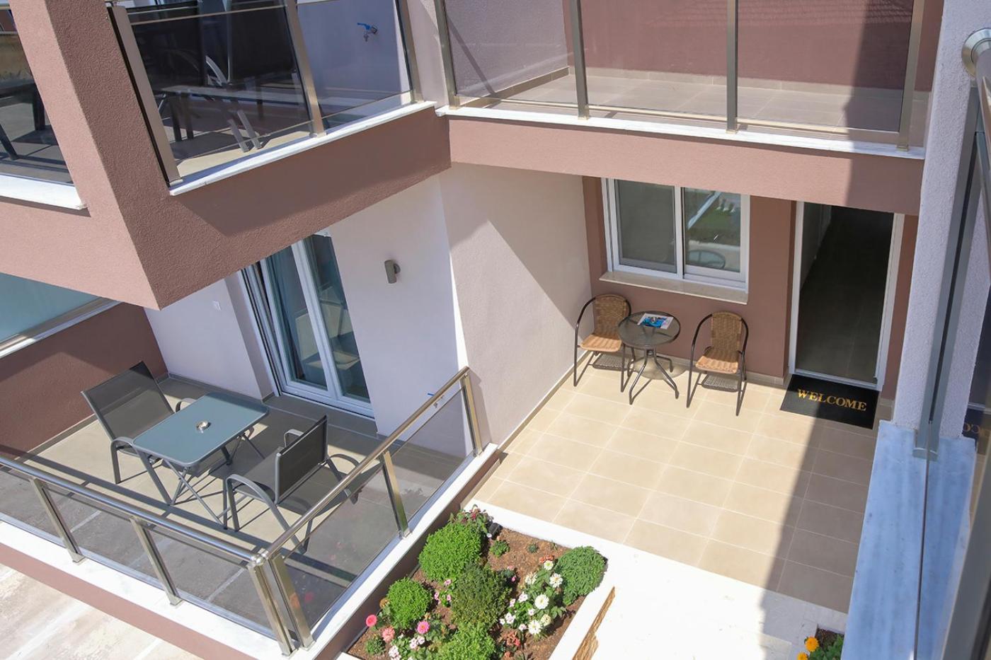 Apartment Ar *